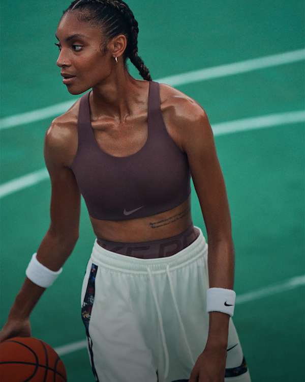 New & Featured, 여성 신발, 의류 및 액세서리, slide 2 of 3