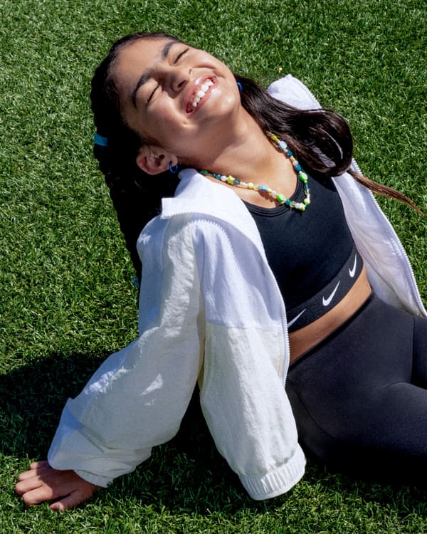 Girls Sports Bras Nike girls-sports-bras-nike