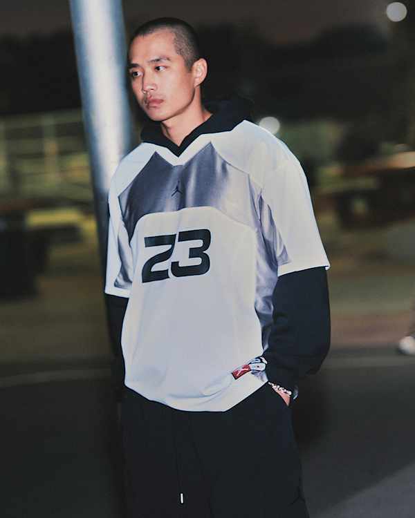 조던, slide 1 of 3