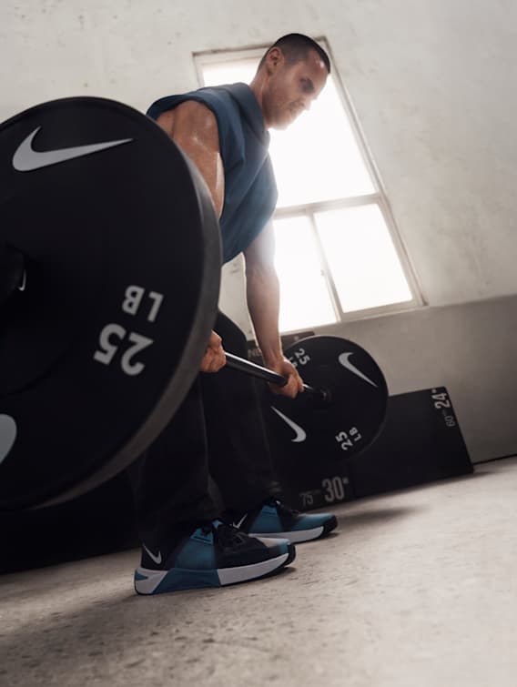 依運動項目選購, Nike 男用鞋款、服裝與配件, slide 4 of 4