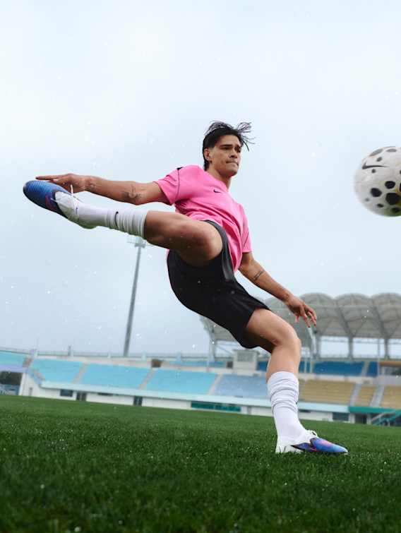 Shop by Sport, Calzado, Vestimenta y Accesorios para Hombre, slide 2 of 6