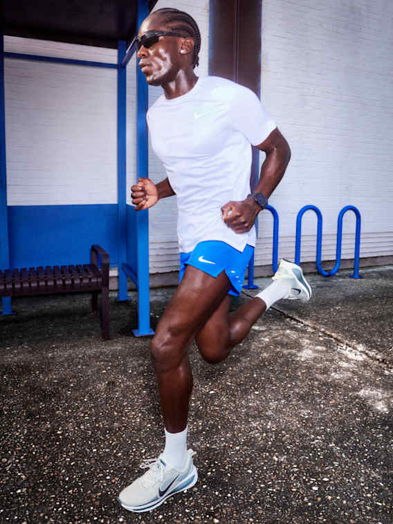 Tout pour ton sport, Nike. Just Do It, slide 2 of 4