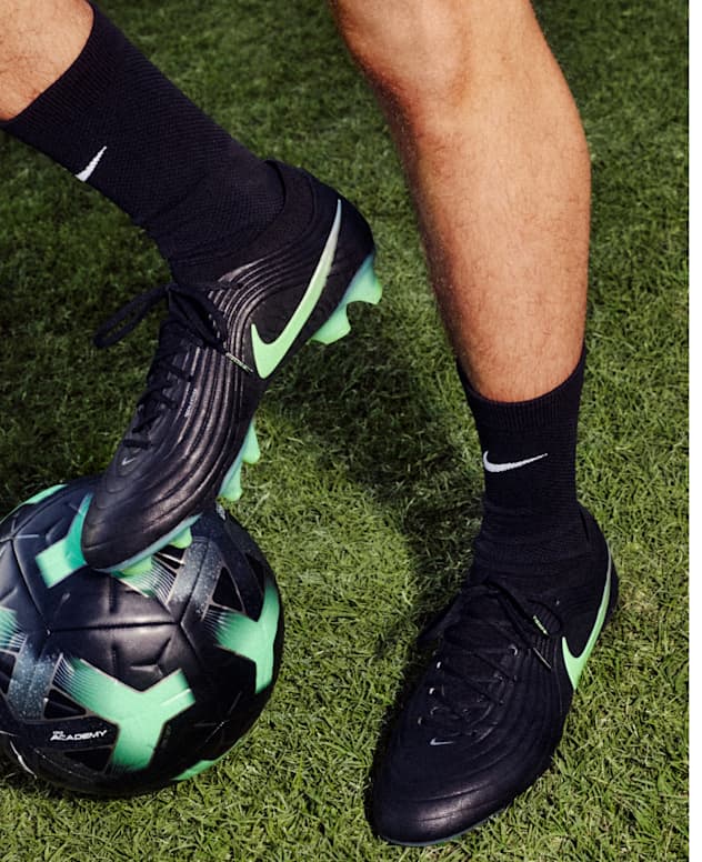 Trending, Nike. Just Do It, slide 1 of 8