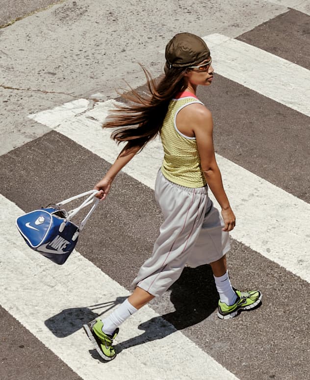 กำลังฮิต, ร้านค้าอย่างเป็นทางการของ Nike, slide 3 of 7