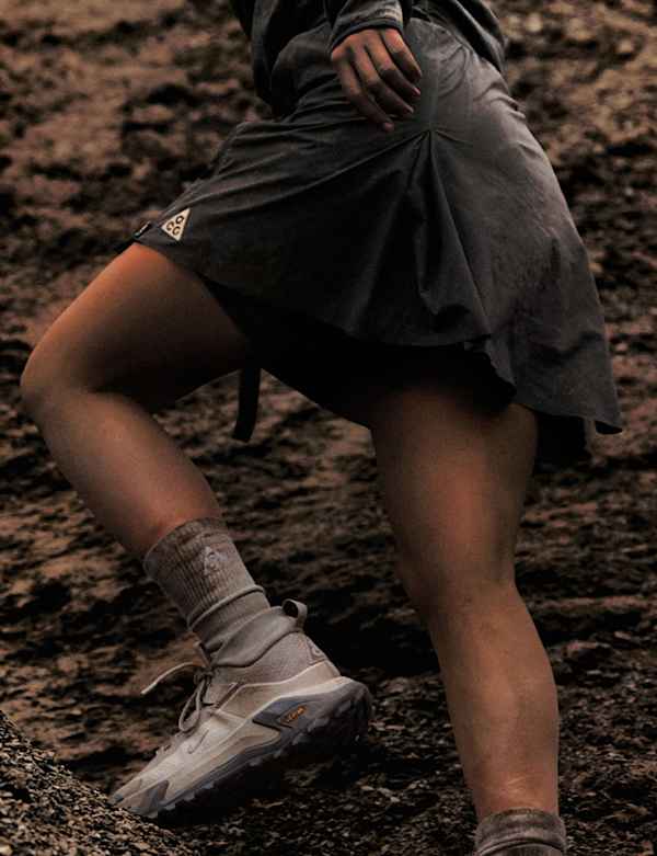 Shop ACG Hike, Sitio web oficial de Nike, slide 3 of 3