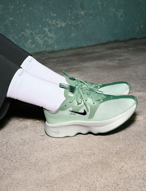 Complementa tu estilo, Sitio web oficial de Nike, slide 2 of 3