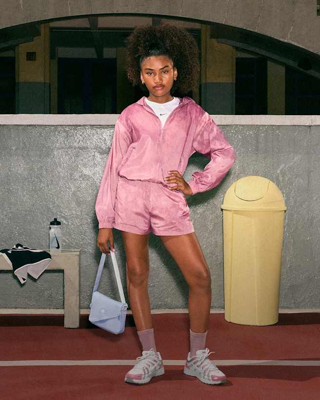 Básicos para el verano, Nike Teens: tu lugar para encontrar lo último en moda, inspiración y sentimientos de verdad , slide 1 of 6
