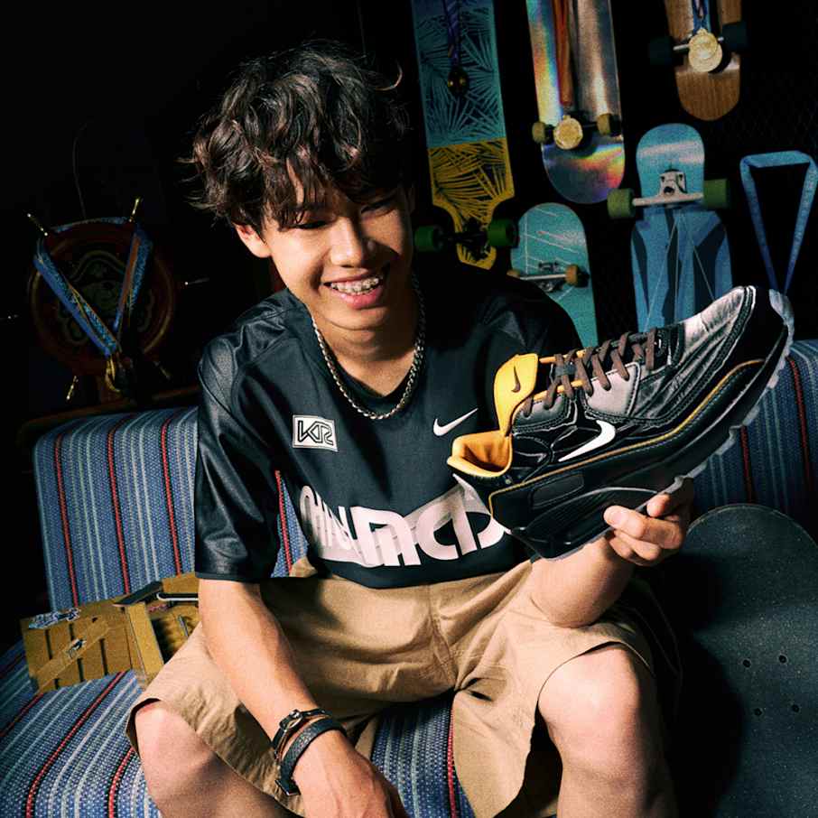Mad 90, 2002년 붉은 함성의 에너지를 재해석하다
