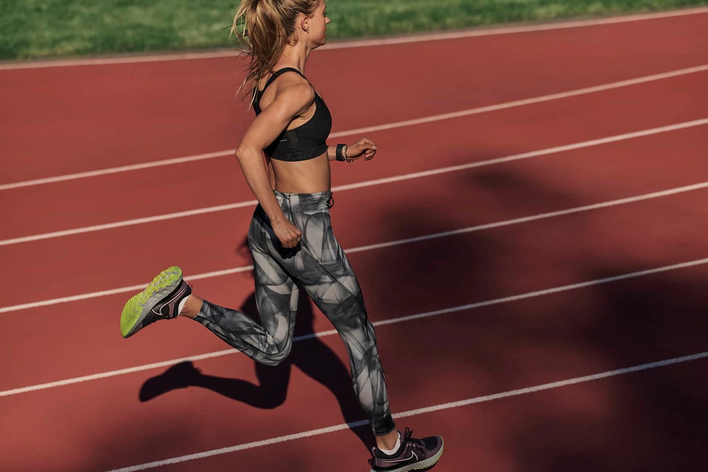 How to Find the Best Shoes for Narrow Feet. Nike GB