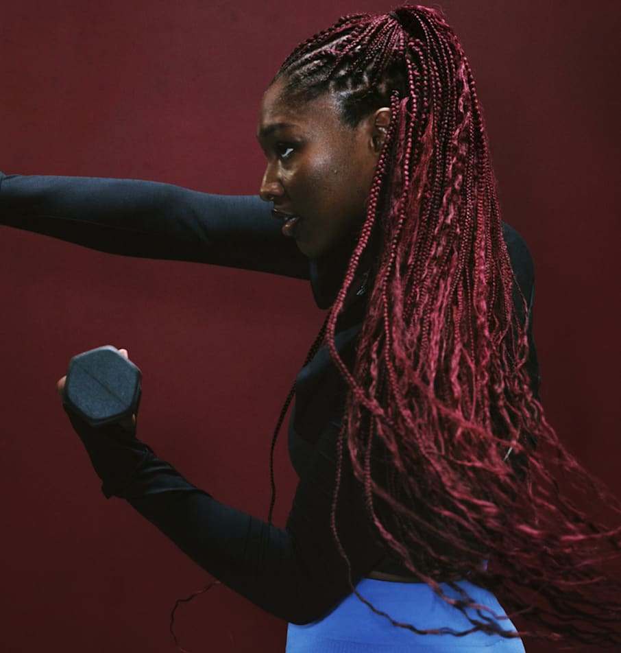 รองเท้า เสื้อผ้า และอุปกรณ์เสริมสำหรับสตรีจาก