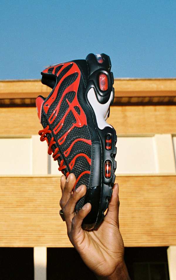 Els detalls, Nico Williams Air Max Plus | Nike By You | Nike, slide 1 of 3