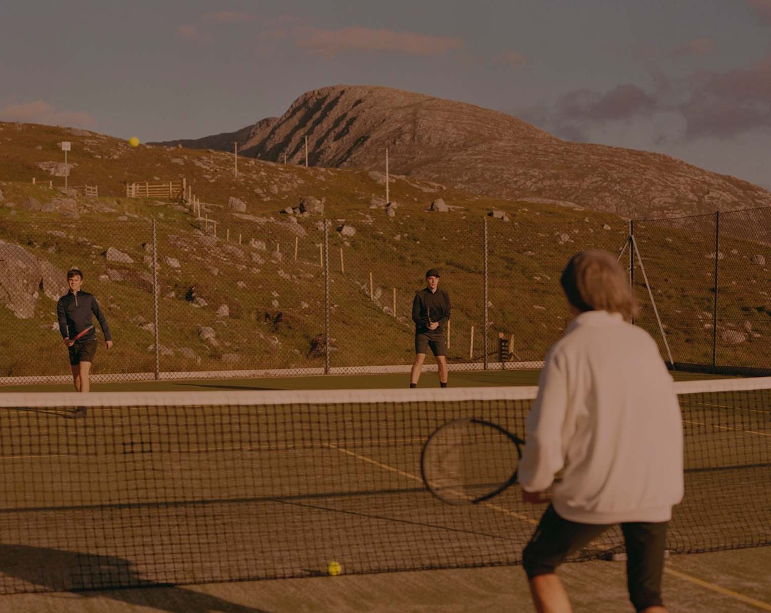 Le court de tennis de Bunabhainneadar