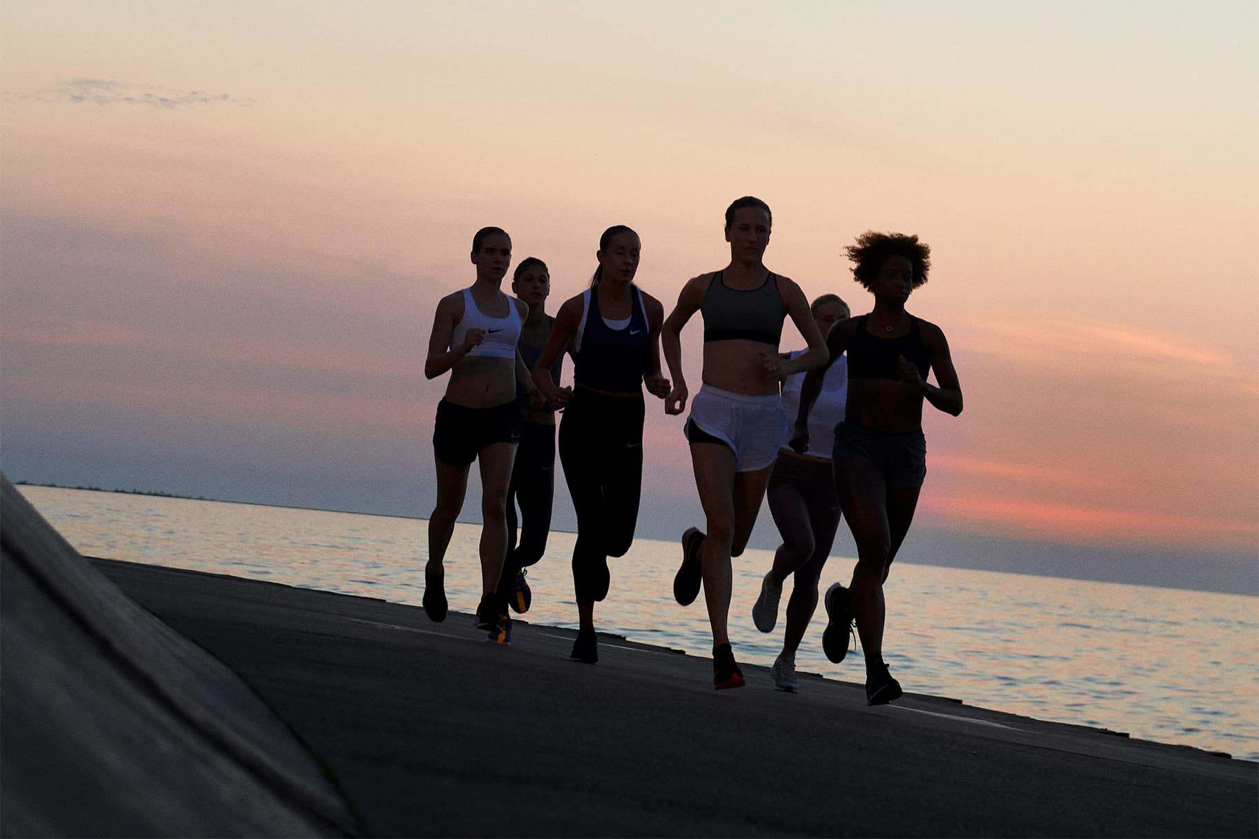 Comment courir sur la plage d'après des coachs de running