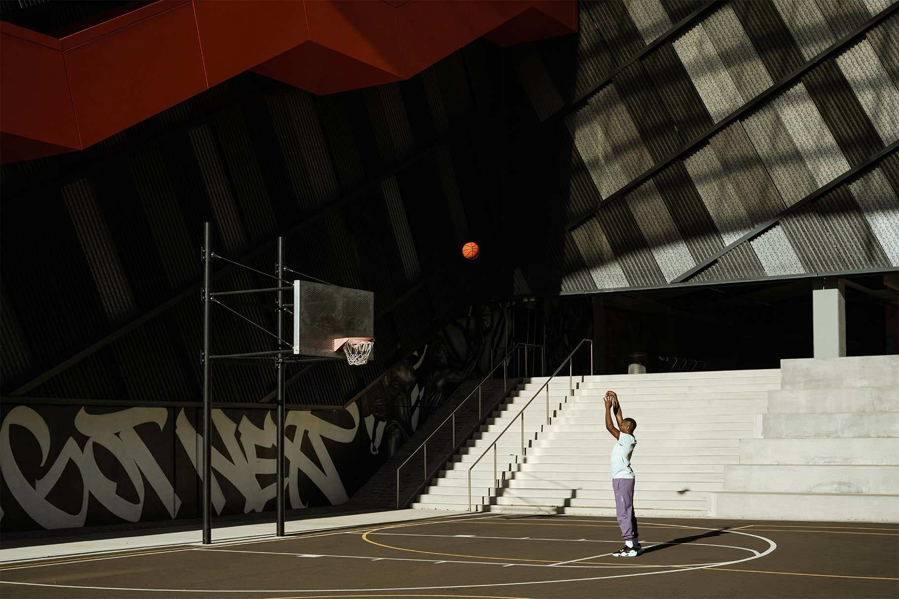 How to Shoot Free Throws, According to Basketball Coaches and Pros