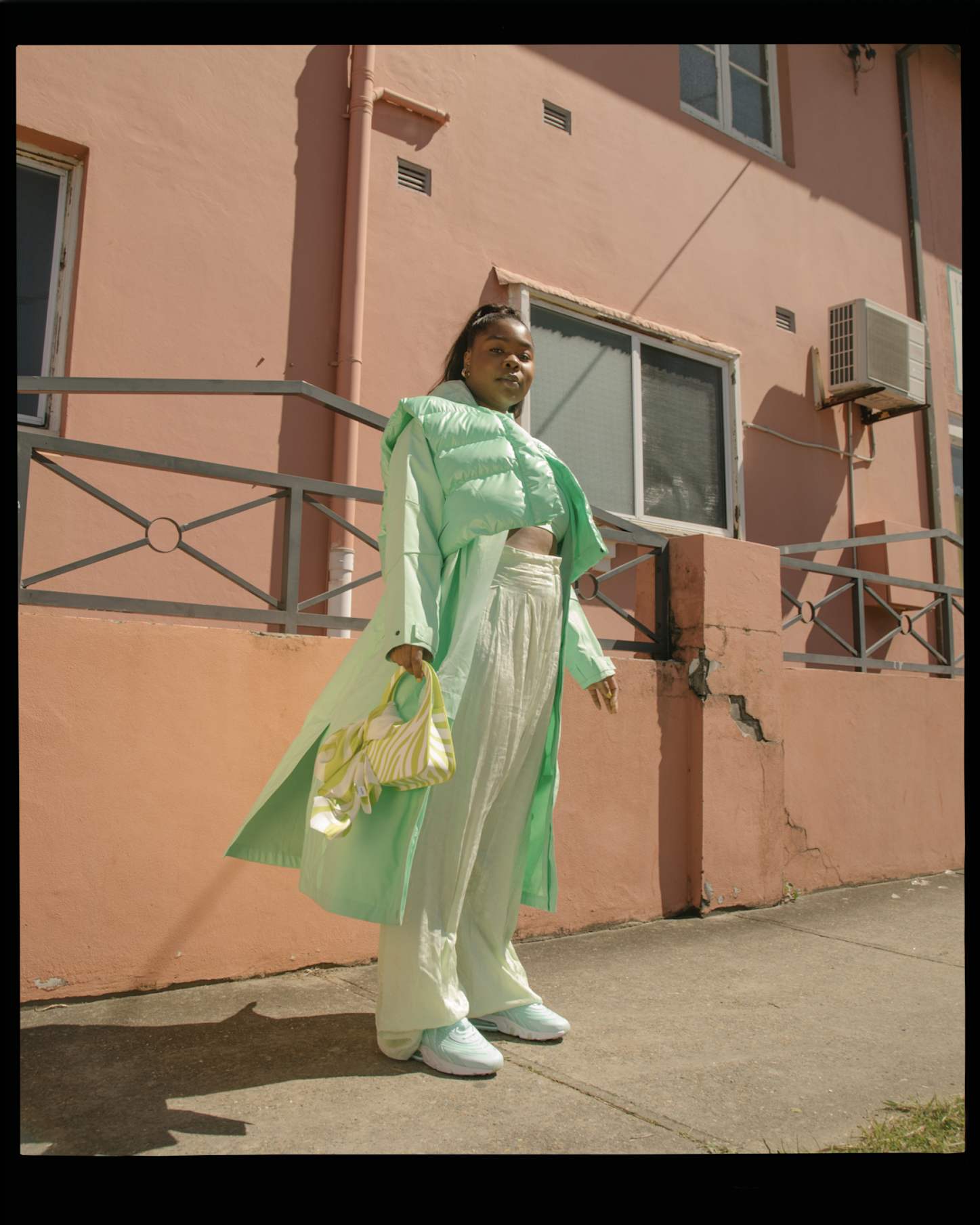 Au-delà de la coupe : Lillian Ahenkan (alias « @FlexMami ») s'habille pour elle-même