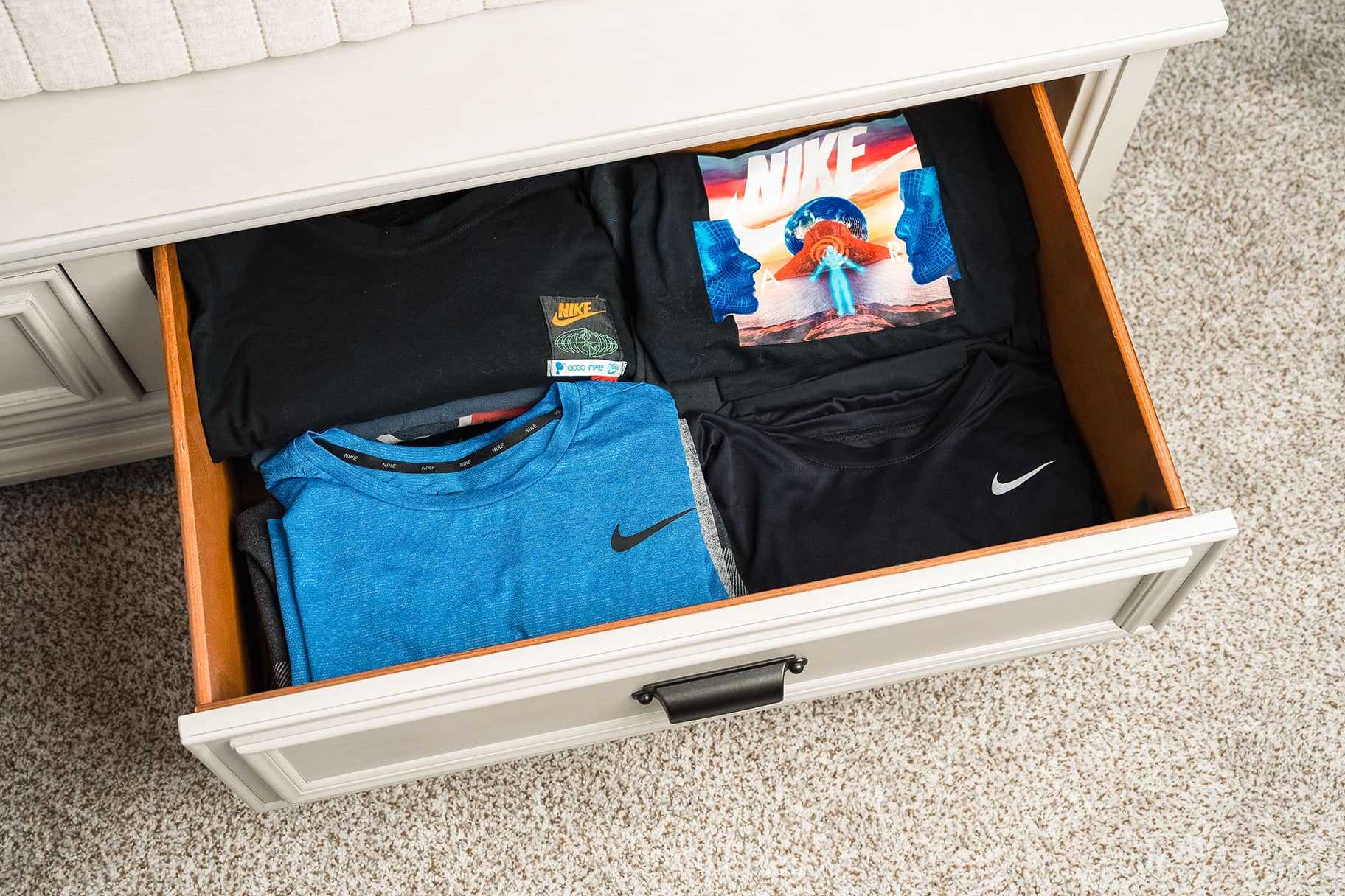 Cómo quitar el molesto olor a axilas de las playeras