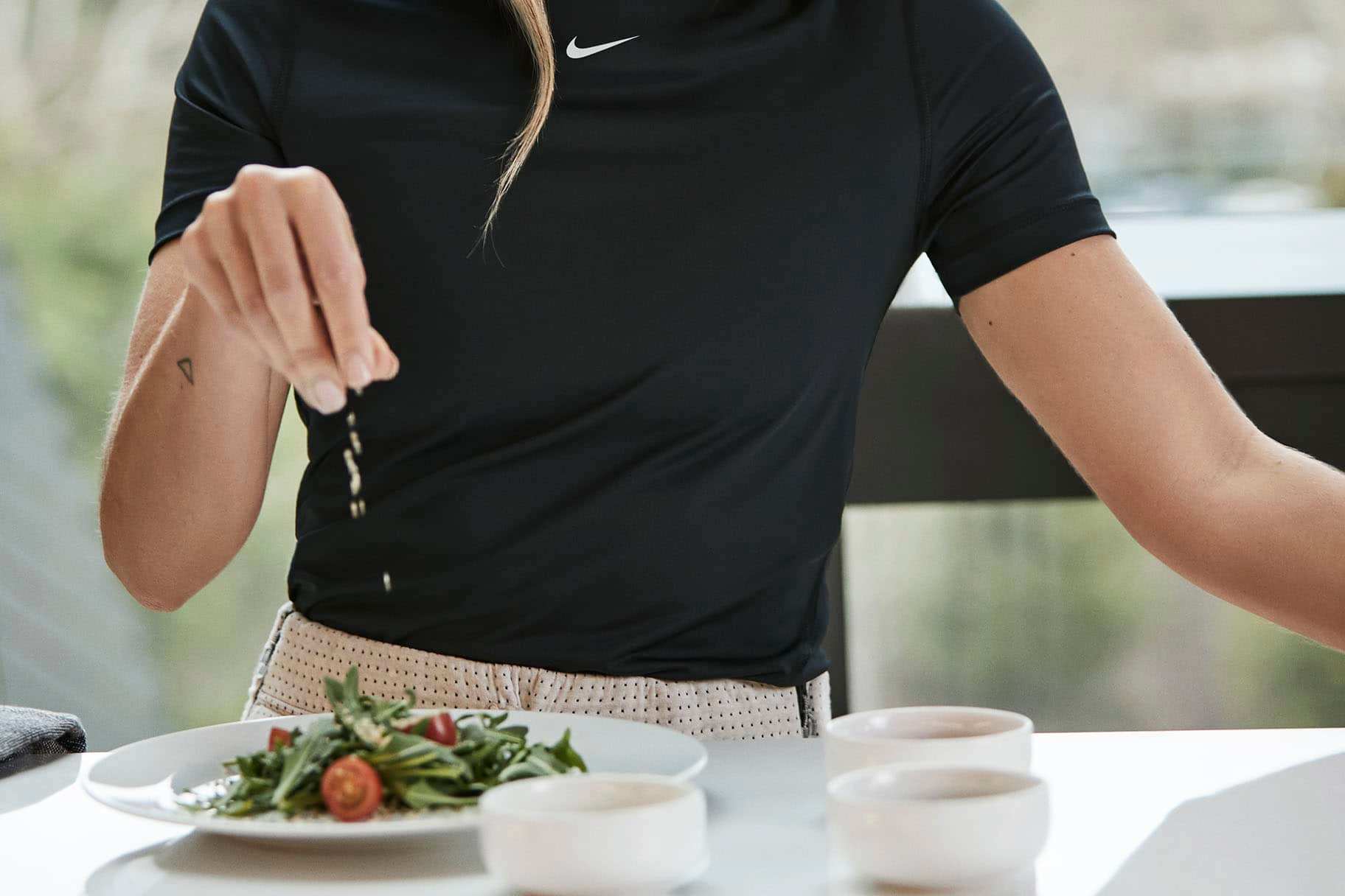 ¿Cuánto sodio debo consumir por día?