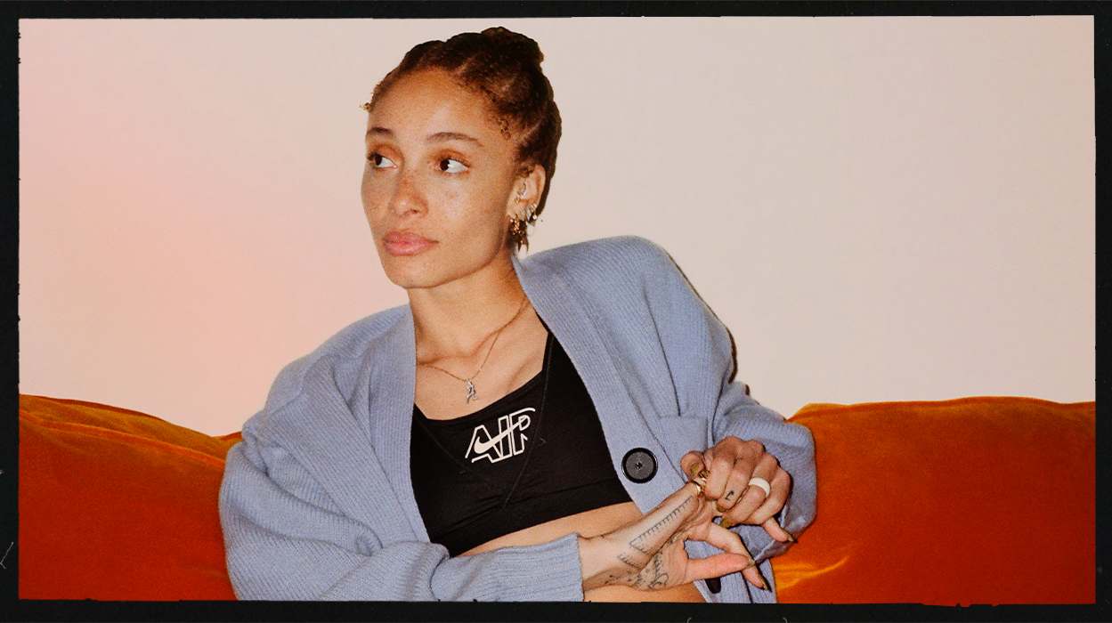 Sur quoi tu travailles ? Avec Adwoa Aboah