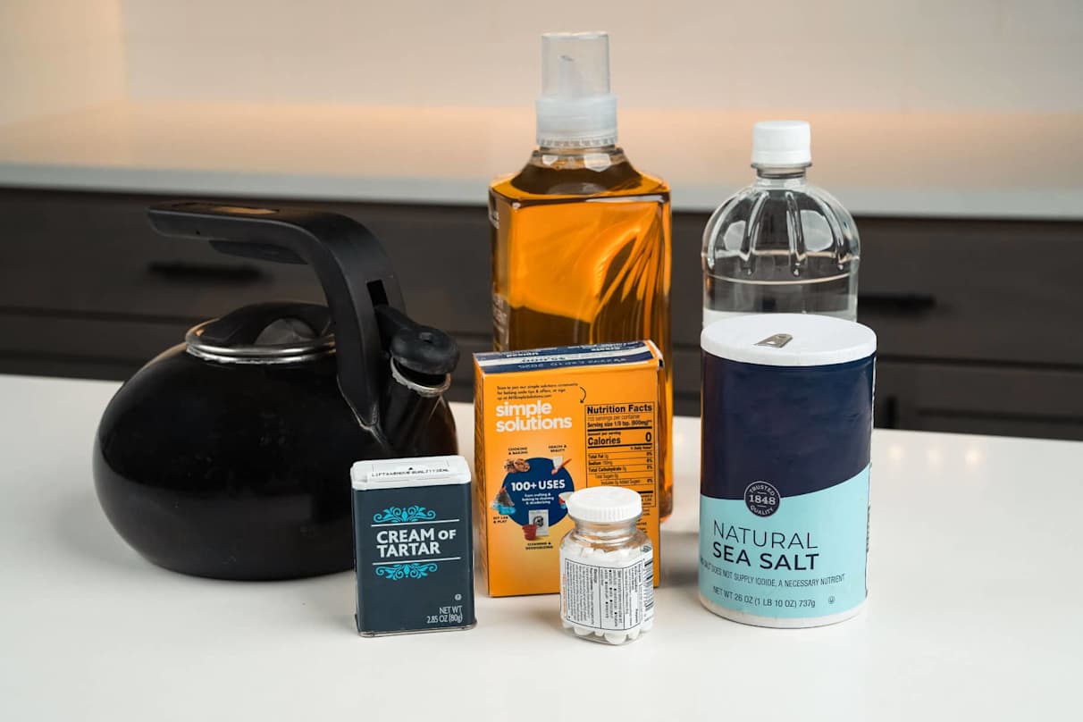 How To Get That Pesky Armpit Smell Out of Shirts