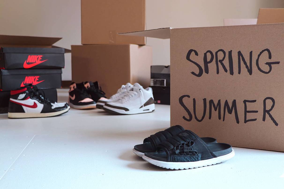 How to Pack Shoes for Moving and Travelling