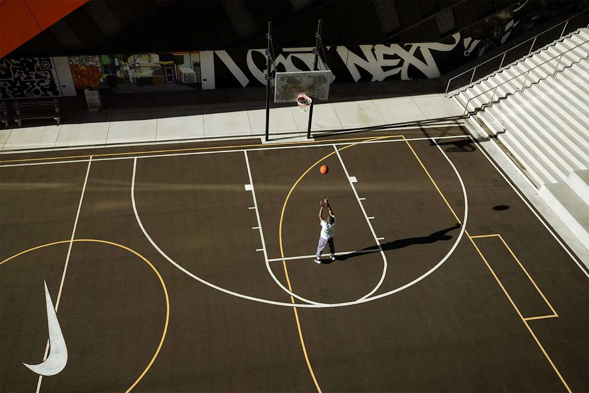 Come eseguire i tiri liberi secondo i coach e i professionisti del basket