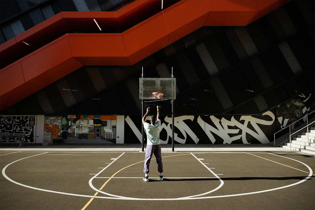 How to Shoot Free Throws, According to Basketball Coaches and Pros