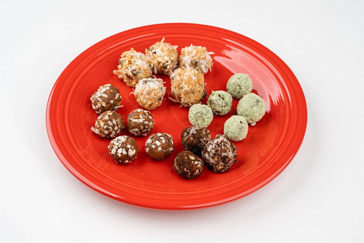 4 Hiking Snacks to Take On Your Next Adventure 