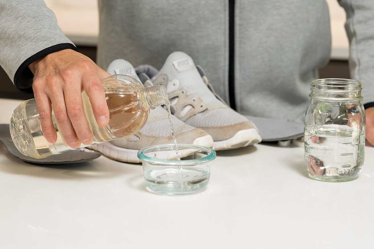 Comment enlever les taches de pelouse sur les chaussures