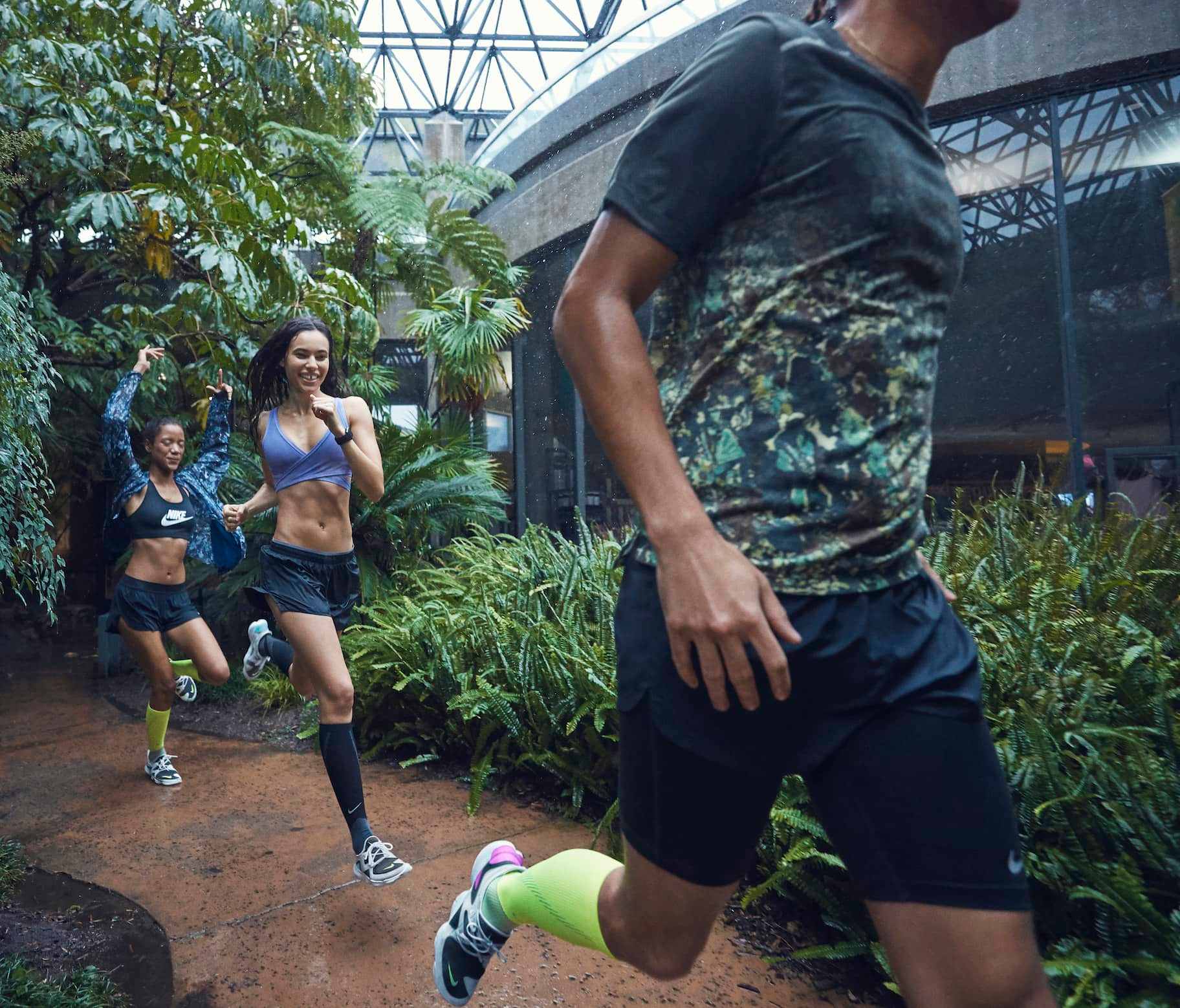 Come trovare uno scaldamuscoli compression fit per il polpaccio