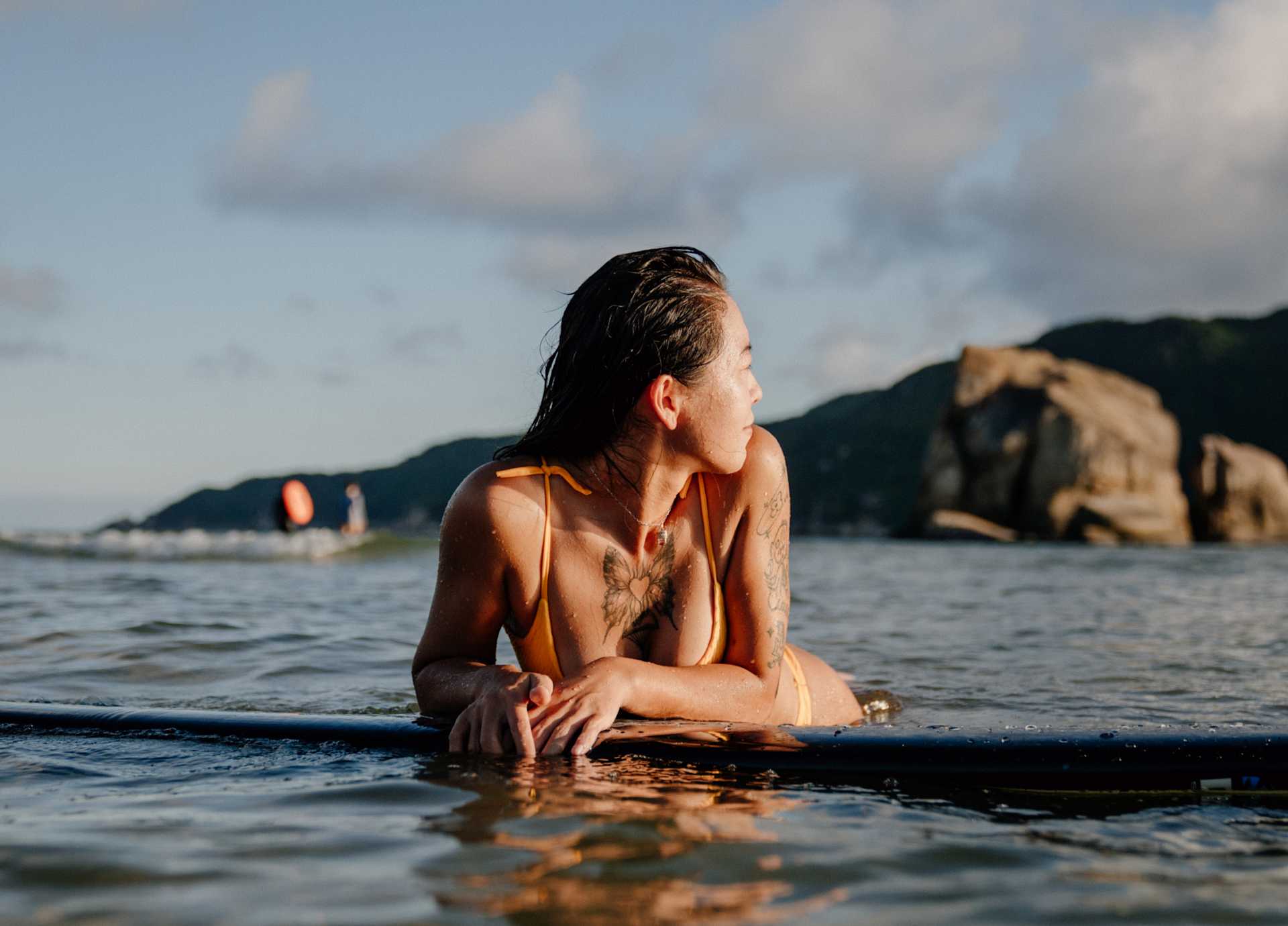 Les surfeuses qui font des vagues à Hainan
