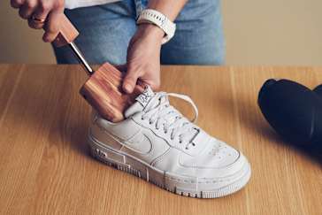 Com pots treure les arrugues i marques de les sabatilles