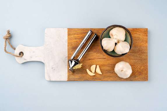 5 Health Benefits of Garlic, According to Registered Dietitians
