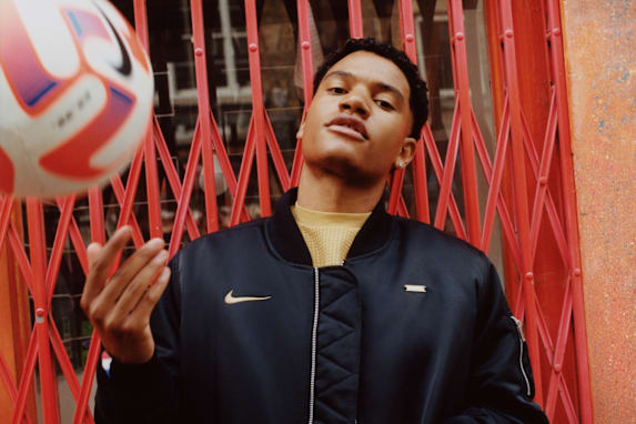 El look de Nike FC: AntsLive