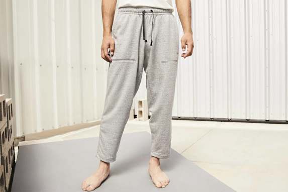 5 Styles of Nike Men’s Pants Comfy Enough for Sleep