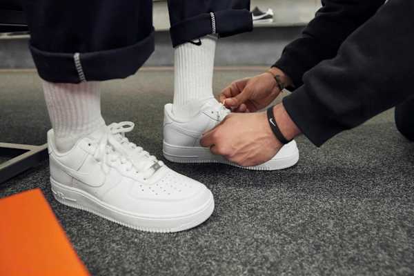 Come prendere le misure del piede per trovare la misura di scarpe giusta