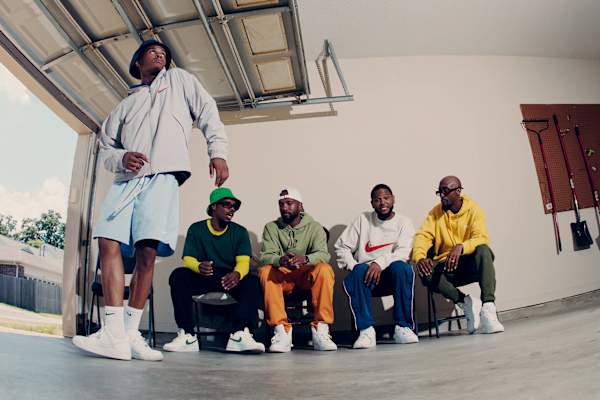 Les meilleurs sweats imprimés Nike pour homme, femme et enfant