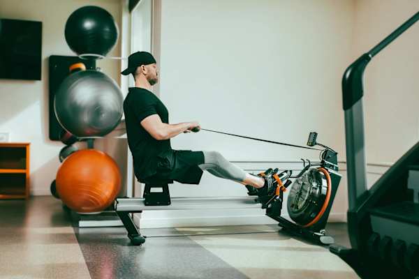 5 Benefits of Using a Rowing Machine, According to Experts