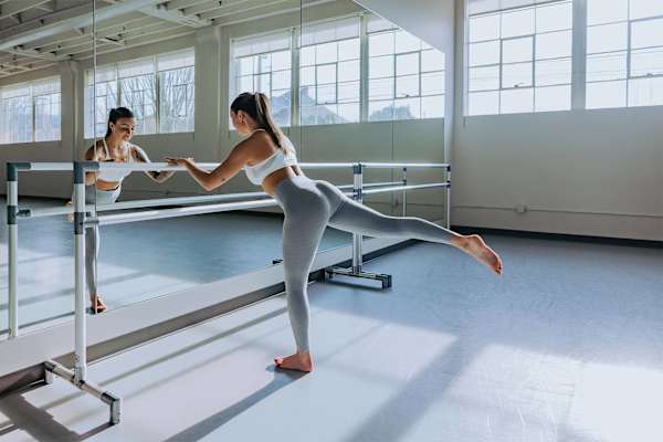 What Is Barre—And What Should You Wear To Do It?