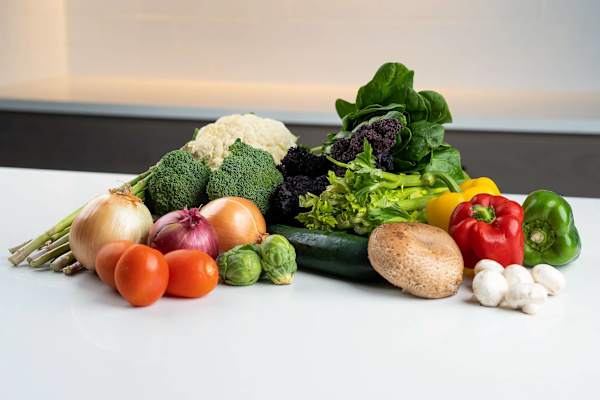 8 vegetales bajos en carbohidratos que debes agregar a tu próxima lista de compras