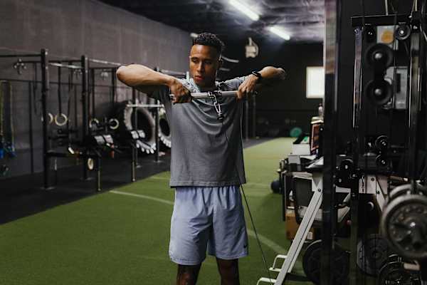 Prova queste varianti di tirate al mento consigliate dagli esperti