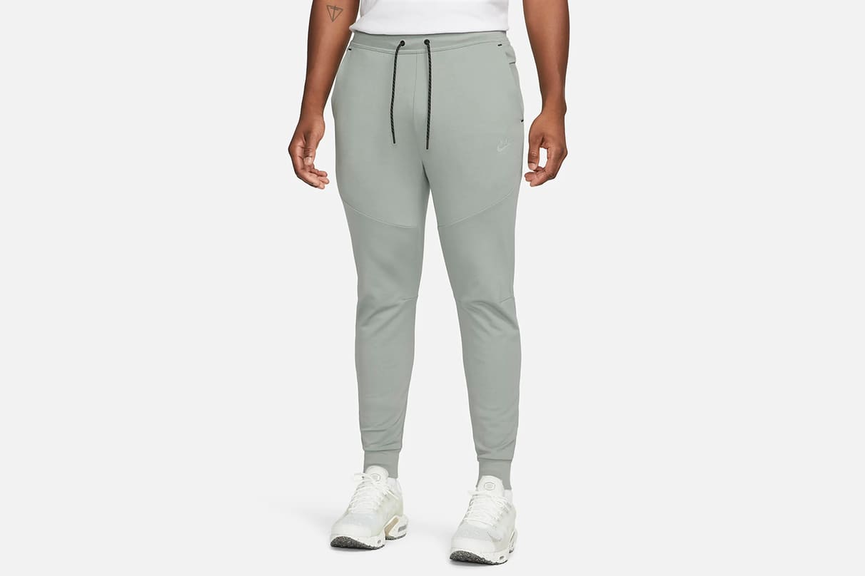Básicos de Nike para llevar tu mochila ligera