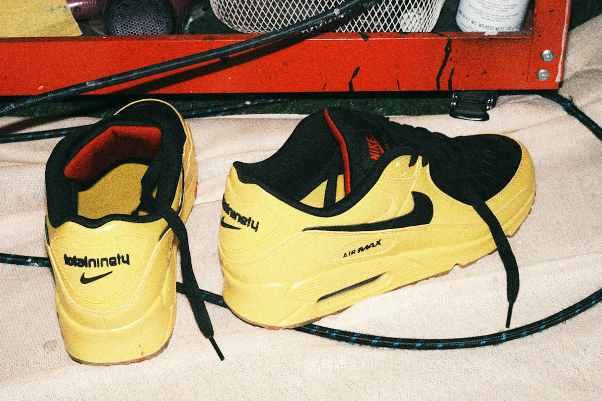 Le pack Nike Mad 90 : des versions futuristes de la Air Max qui célèbrent le passé du foot