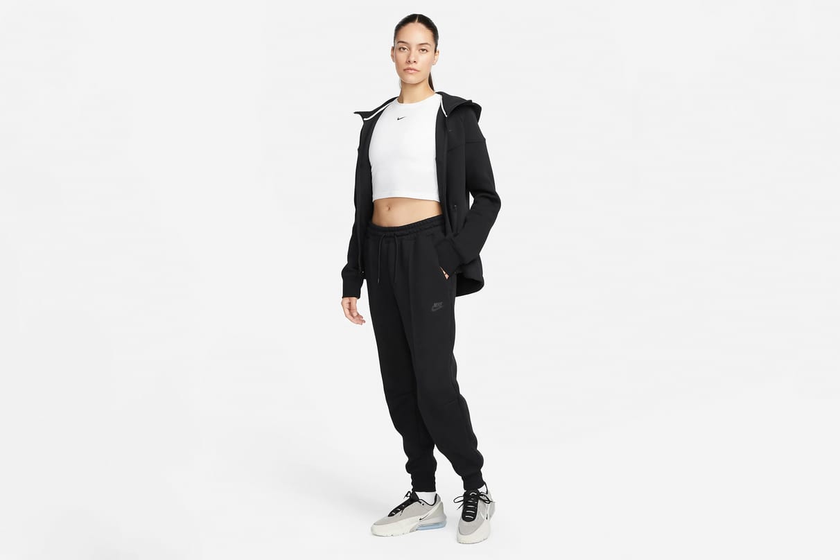 Nikeおすすめのレディース向けブラック スウェットパンツ