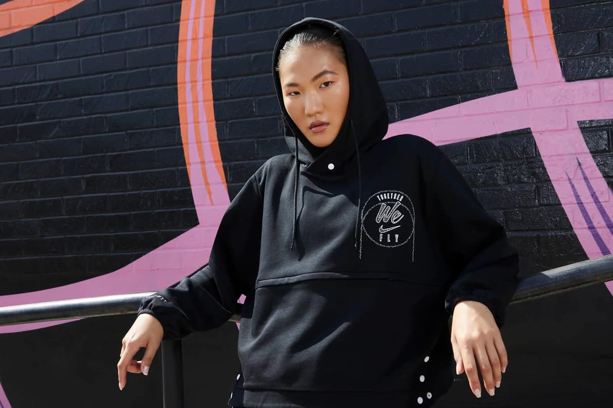 Nikeおすすめのメンズ、ウィメンズ、キッズ向けグラフィックスウェットシャツ