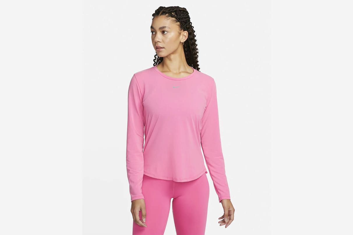 Die 10 besten zum Schlafen geeigneten Shirts für Damen von Nike