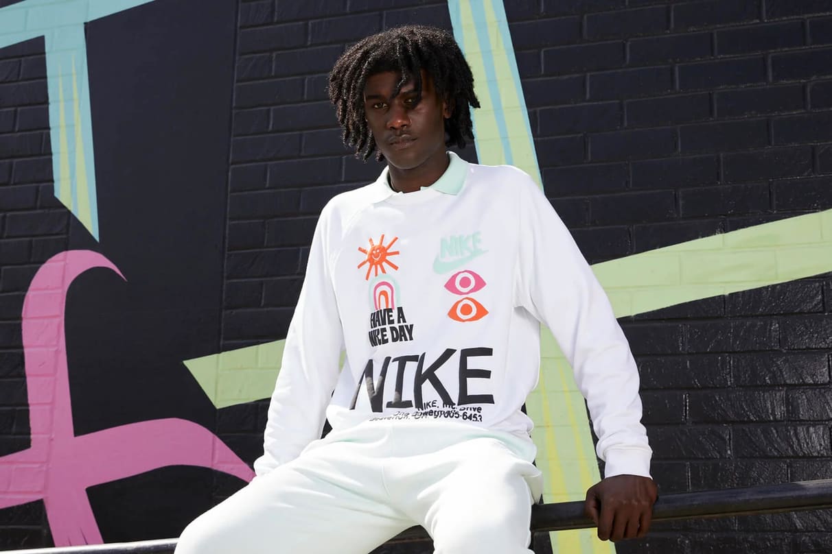 Nikeおすすめのメンズ、ウィメンズ、キッズ向けグラフィックスウェットシャツ