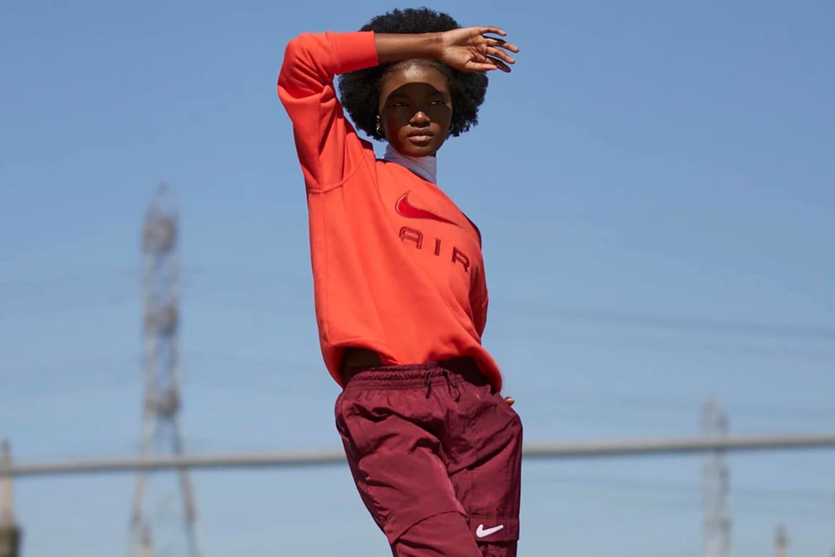 Nikeおすすめのメンズ、ウィメンズ、キッズ向けグラフィックスウェットシャツ