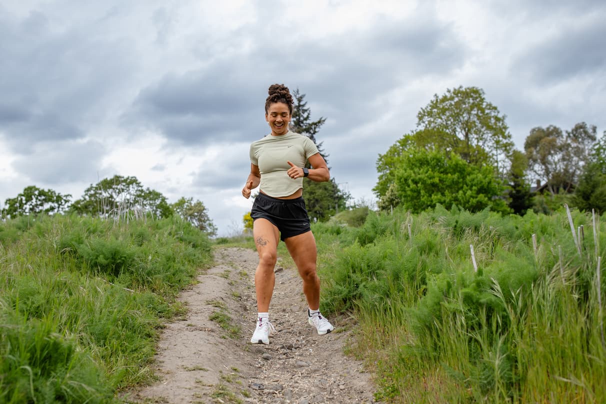 Cómo amoldar tenis de correr nuevos
