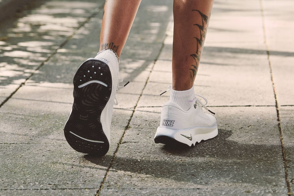 5 Benefits of Walking Every Day, According to Experts