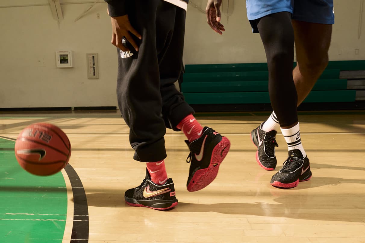 Nikeおすすめのブラックスニーカースタイルをチェック